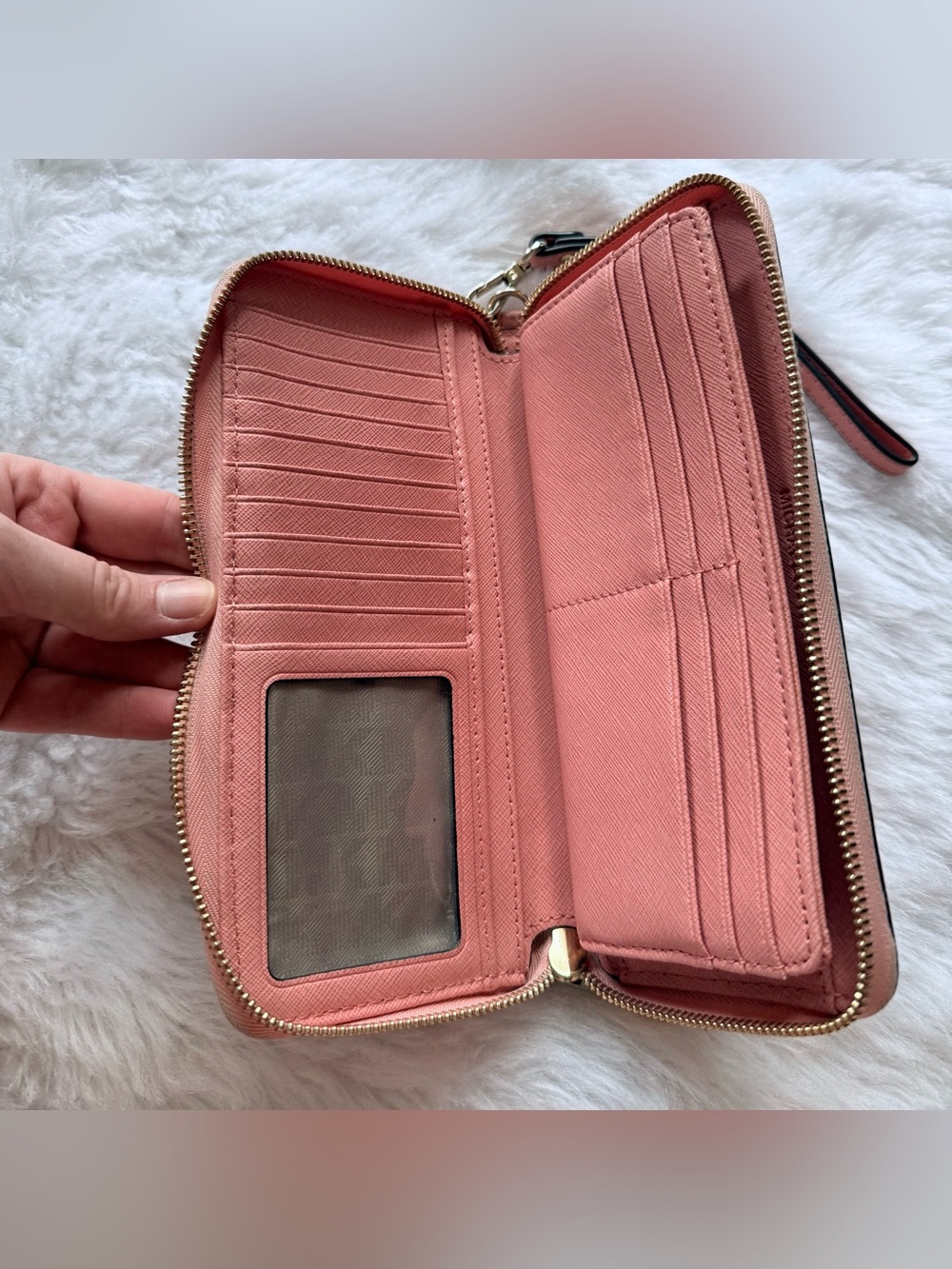 Michael Kors Jet Set Travel Continental peach saffiano leather wallet - Picture 7 of 8